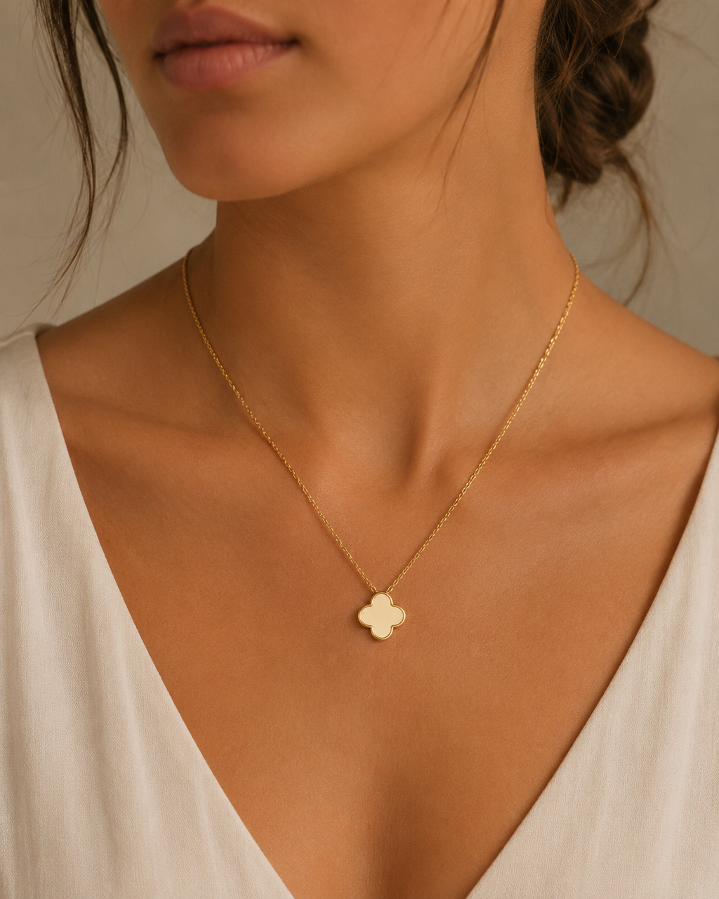 Beige Clover Necklace